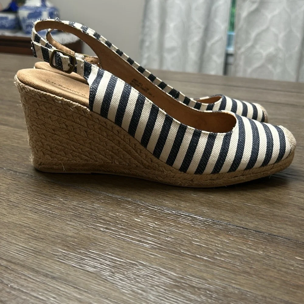 G.H. Bass Women's‎ Emilie Navy/White Stripe Espadrilles Rope Wedge closed toe 11